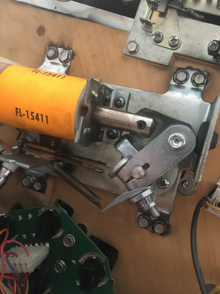 Flipper missing 2 screws